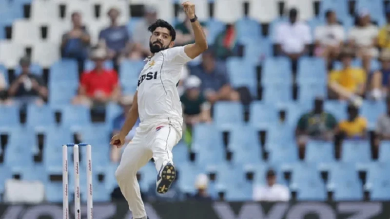 ইমরানের পক্ষ নেওয়াসহ তিন ঘটনায় পাকিস্তানের ৮ ক্রিকেটারকে জরিমানা