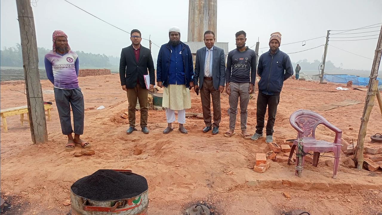 রংপুরে ৭ দিনে ৩১ ইটভাটা গুঁড়িয়ে দিলো প্রশাসন