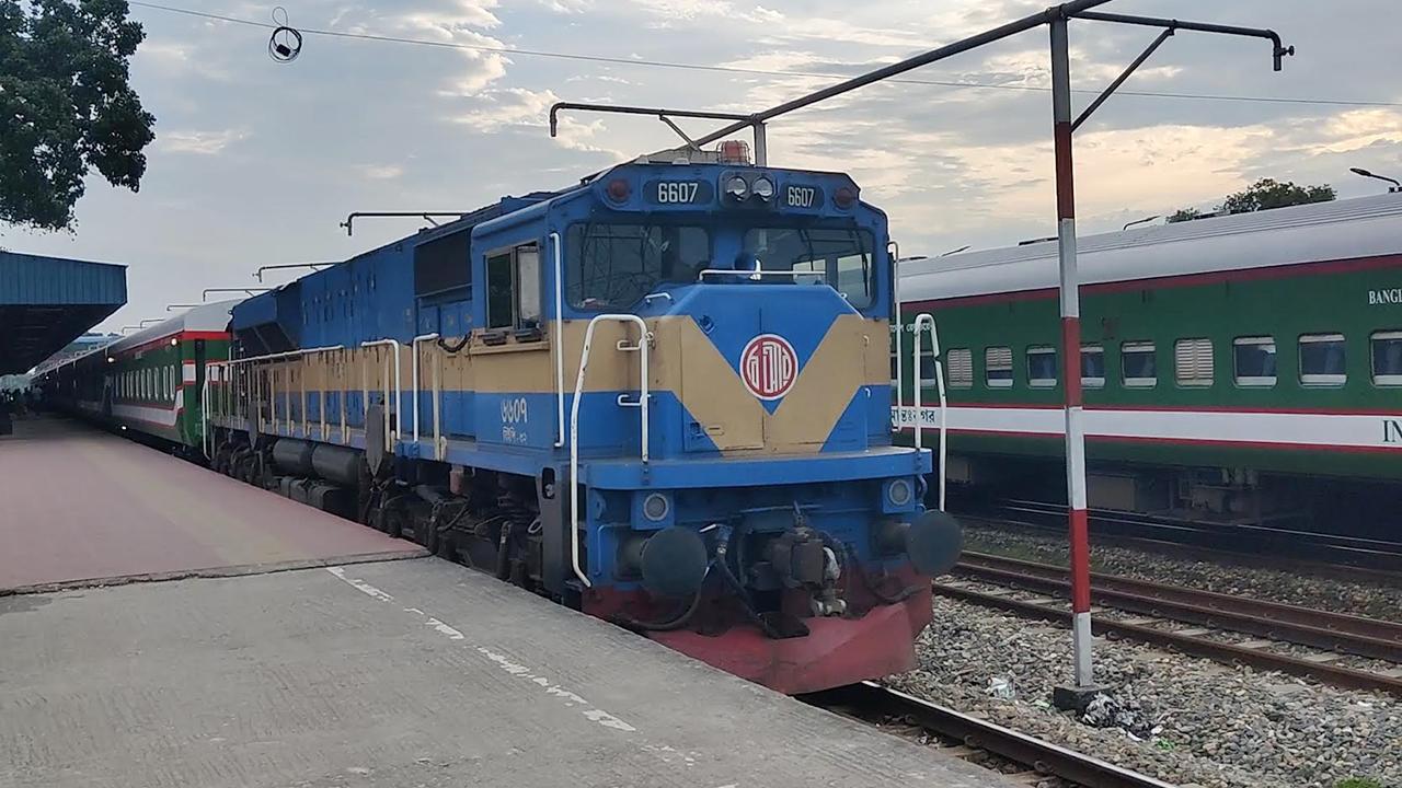 প্রথম ৩০ মিনিটে বিক্রি প্রায় ৩৪ হাজারের বেশি টিকিট, হিট সোয়া কোটি