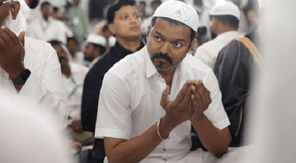 দক্ষিণ ভারতের সুপারস্টার বিজয়ের ইফতার পার্টিতে ব্যাপক সাড়া
