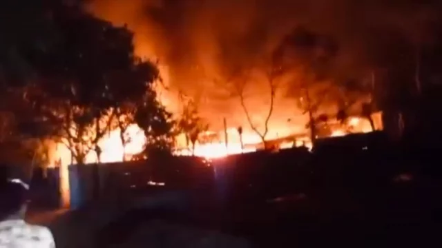 মোটরসাইকেল কিনে না দেওয়ায় খামার ও রান্নাঘরে আগুন দিলো কিশোর