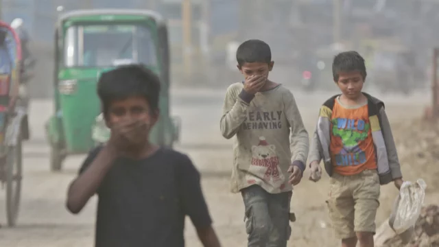 বৈশাখের প্রথম দিনেই দূষণের তালিকায় অষ্টম ঢাকা