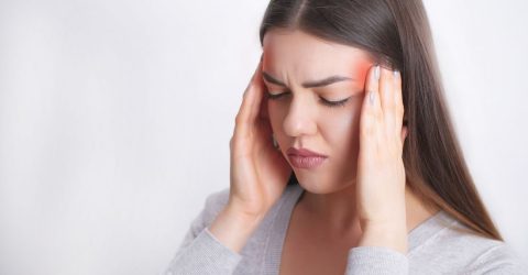মাথাব্যথা থেকে মুক্তির ঘরোয়া ৭ উপায় জেনে নিন