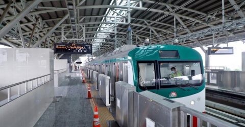 বৈদ্যুতিক ত্রুটির কারণে মেট্রোরেল চলাচল বন্ধ