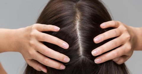 এই ৫ কারণে চুলে গ্লিসারিন ব্যবহার করা জরুরি