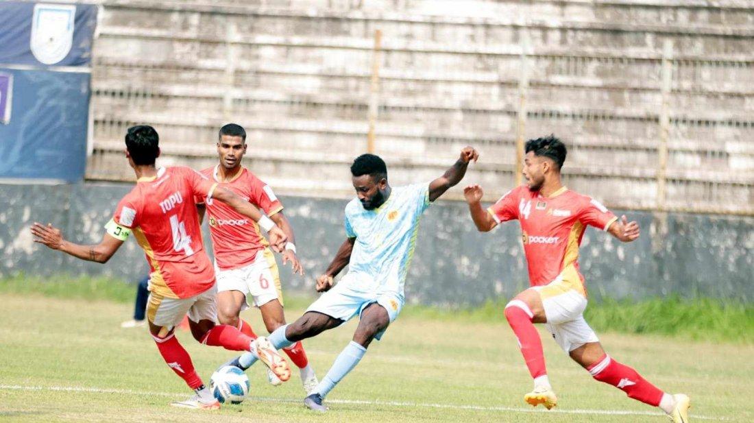 ১০ জনের আবাহনী টাইব্রেকারে কিংসকে হারিয়ে ফাইনালে
