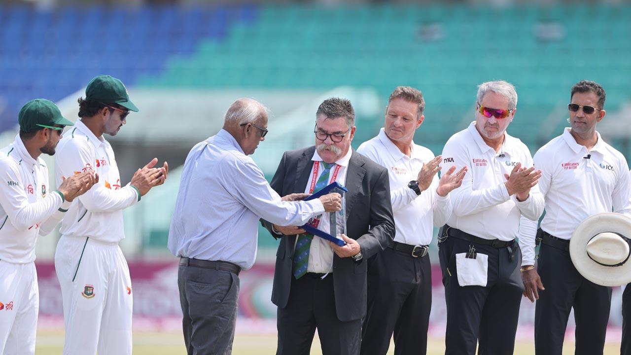 ডেভিড বুনের বিদায়ী ম্যাচে সম্মাননা জানাল বিসিবি