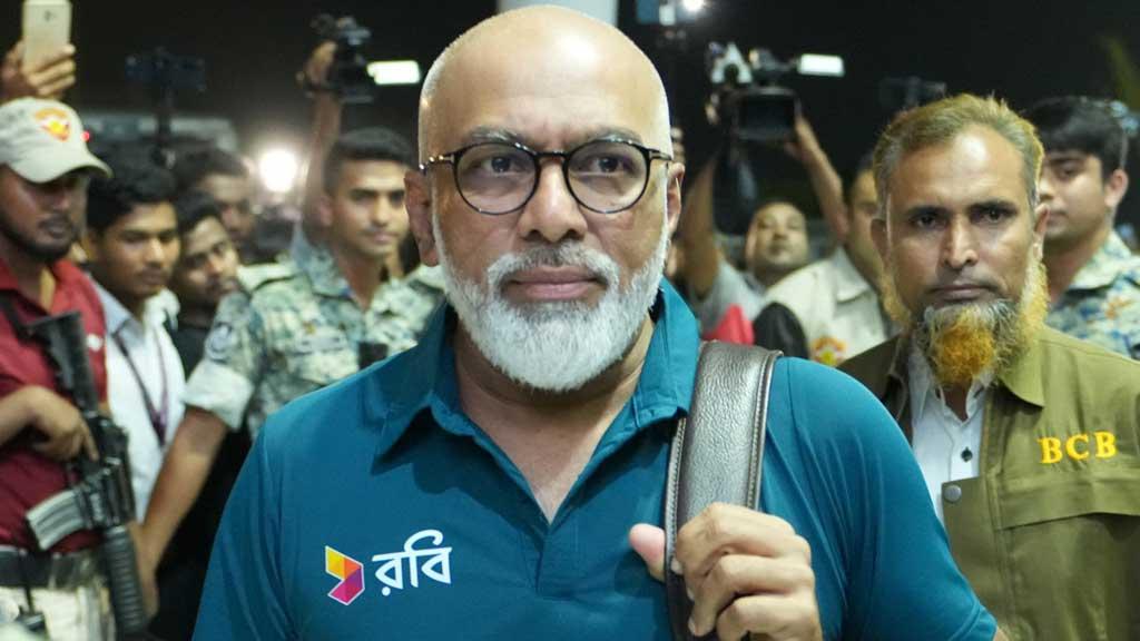 ‘প্রাণ হারানোর ভয়’ নিয়ে বাংলাদেশ ছেড়েছিলেন হাথুরুসিংহে