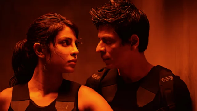 ‘অতি আত্মবিশ্বাসী’ হয়ে আড়াই কোটি রুপির ক্যামেরা সরঞ্জাম ভাঙেন শাহরুখ