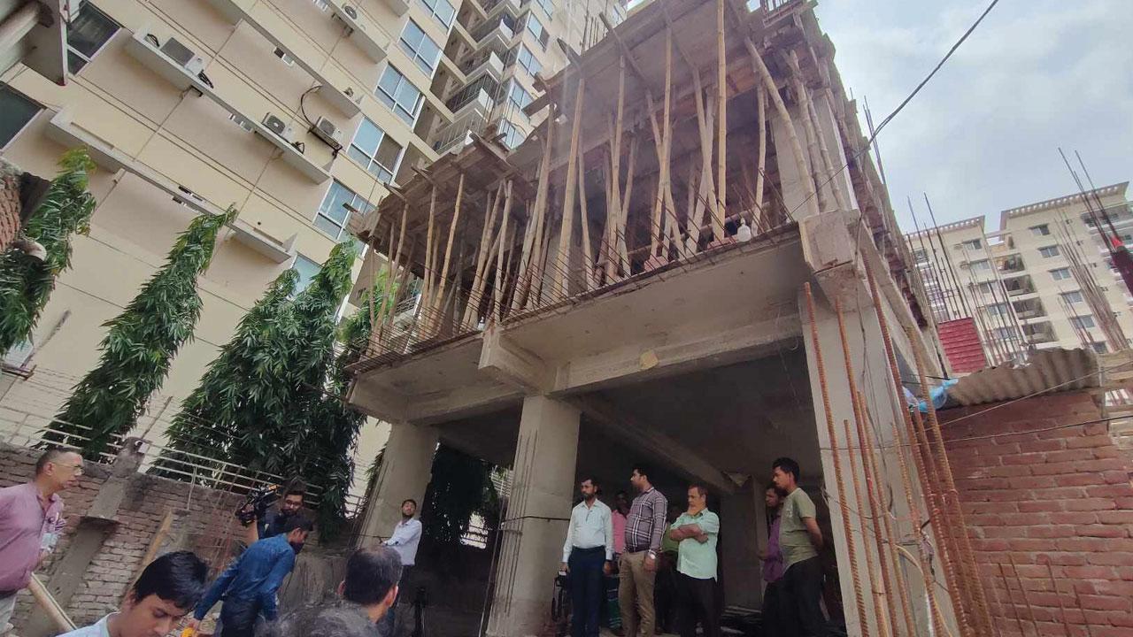 নকশা বহির্ভূত ভবন ভাঙল রাজউক, করল জরিমানাও