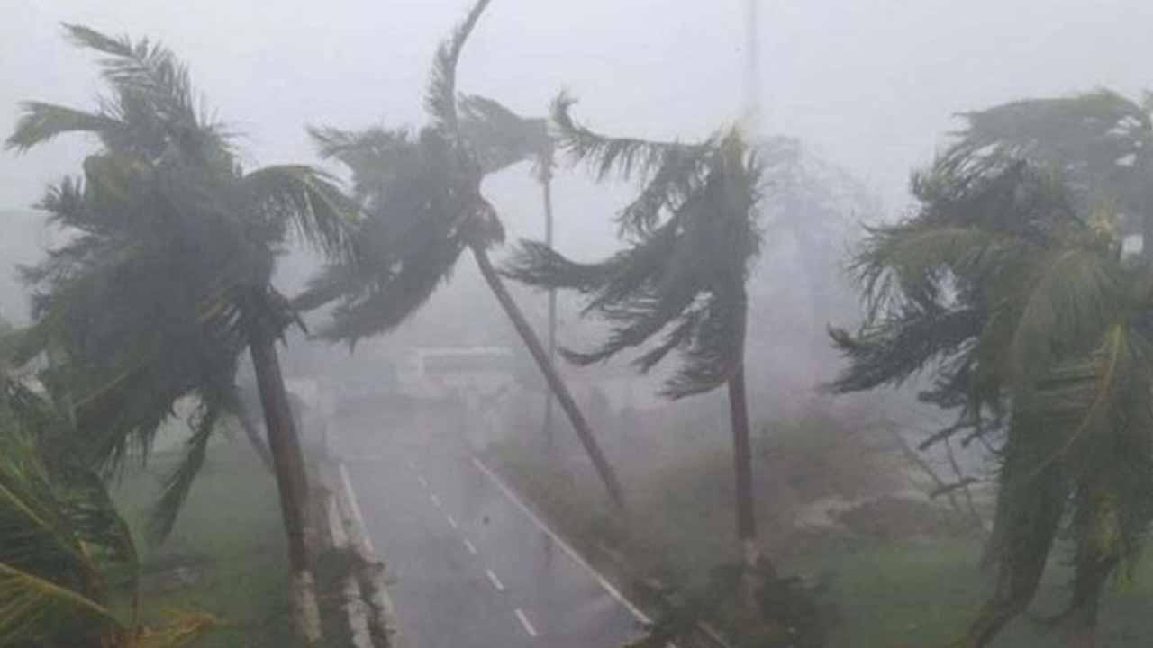 সন্ধ্যার মধ্যে ১০ জেলায় ৬০ কিমি বেগে ঝড়ের আভাস