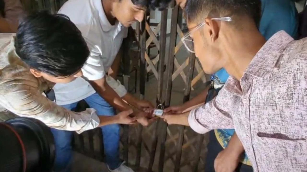 ঢাকা পলিটেকনিকে তালা, ক্যাম্পাসে উত্তেজনা