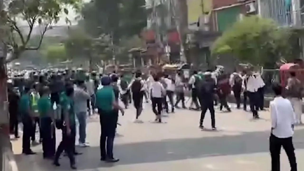 আবারও ঢাকা কলেজ ও সিটি কলেজের শিক্ষার্থীদের সংঘর্ষ