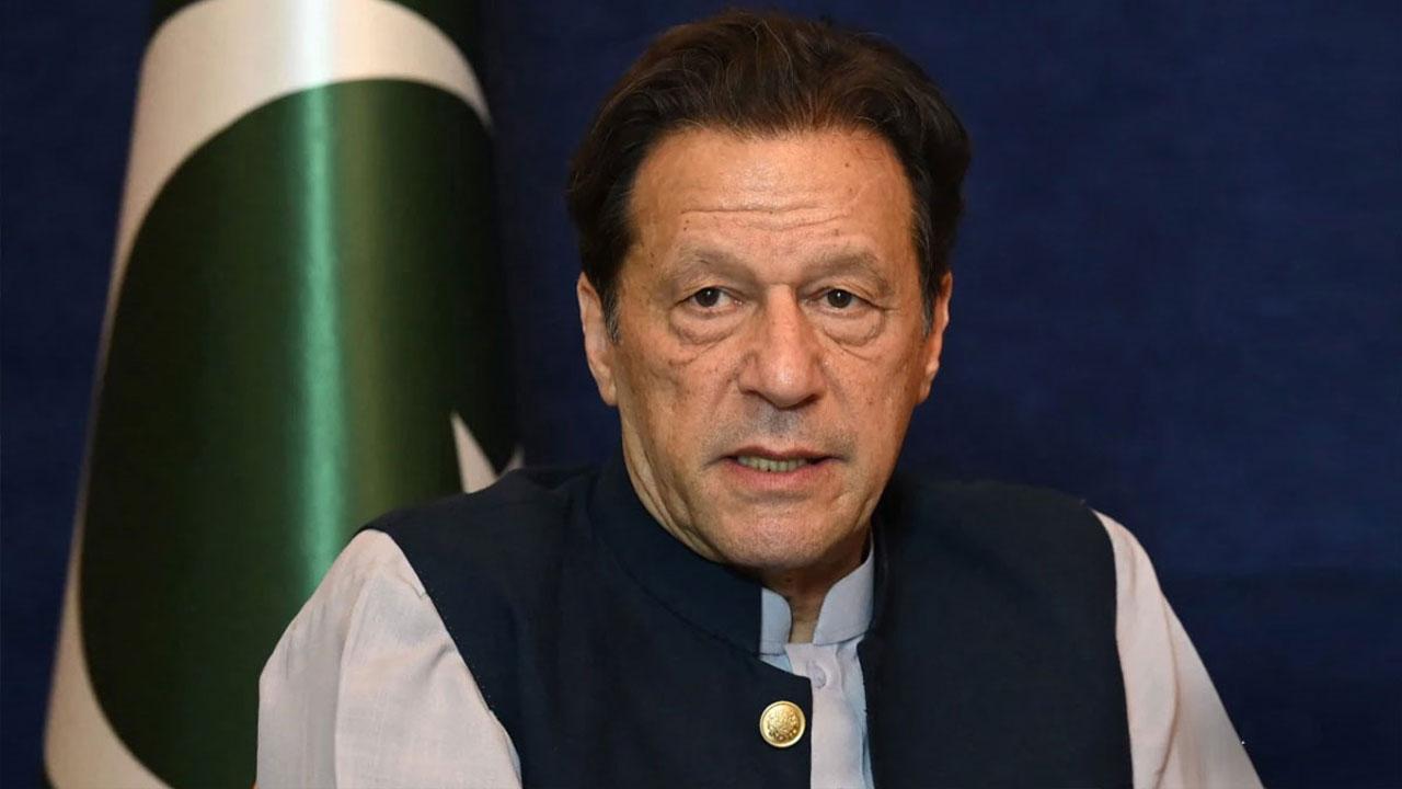 পাকিস্তানে ইমরান খানকে মুক্তি দিয়ে সর্বদলীয় বৈঠকের দাবি