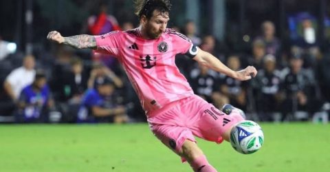 গোল করে মায়ামিকে পয়েন্ট এনে দিয়েছেন মেসি