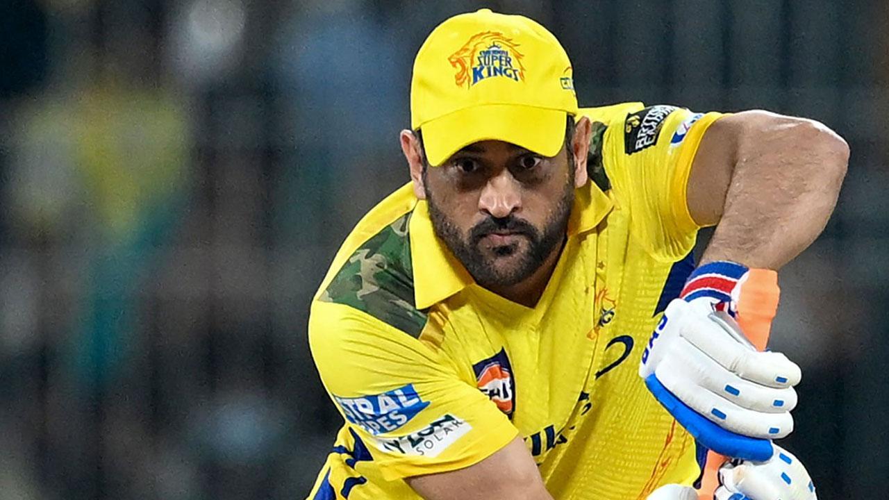 দলের হার নিশ্চিত হলেই ভালো খেলেন ধোনি!
