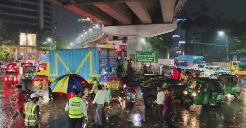 অবরোধ ভোগান্তির পৌনে ৯ ঘণ্টা পর অবশেষে যানচলাচল শুরু