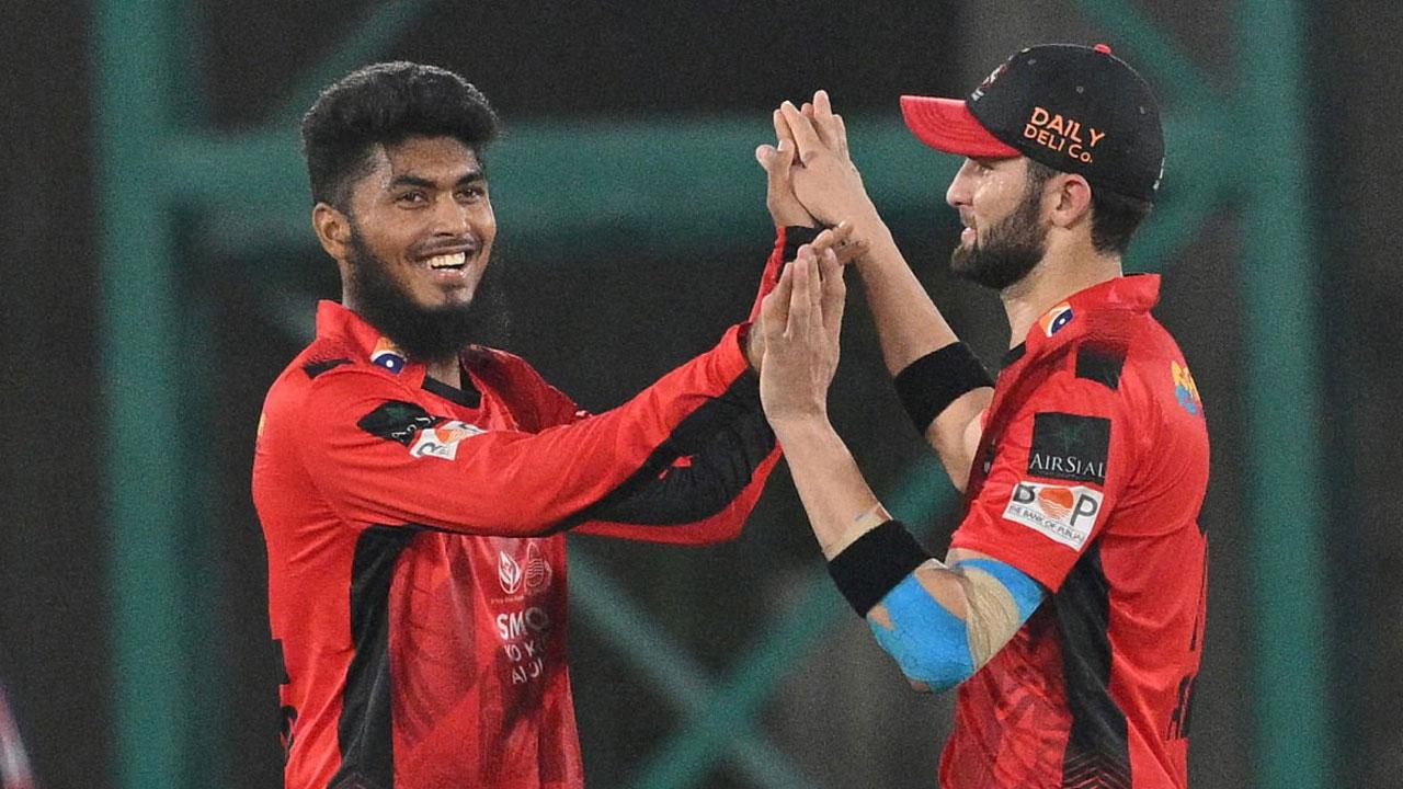 পিএসএলে উড়ছেন রিশাদ, যা বলছে বিসিবি