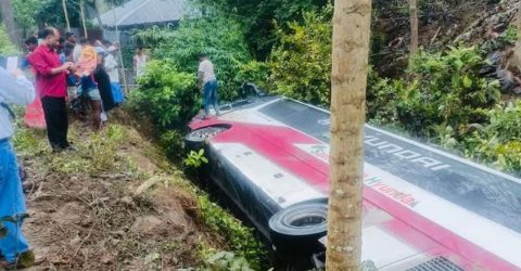 রাঙামাটিতে যাত্রীবাহী বাস খাদে পড়ে আহত ৫