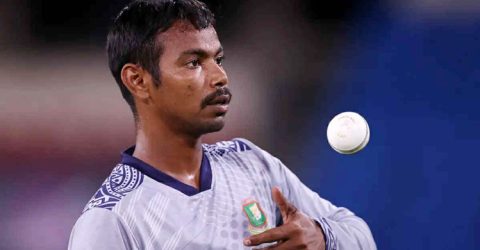 প্রথমবার টেস্ট দলে ডাক পাওয়া তানভীরের এক ইনিংসে আছে ৮ উইকেট