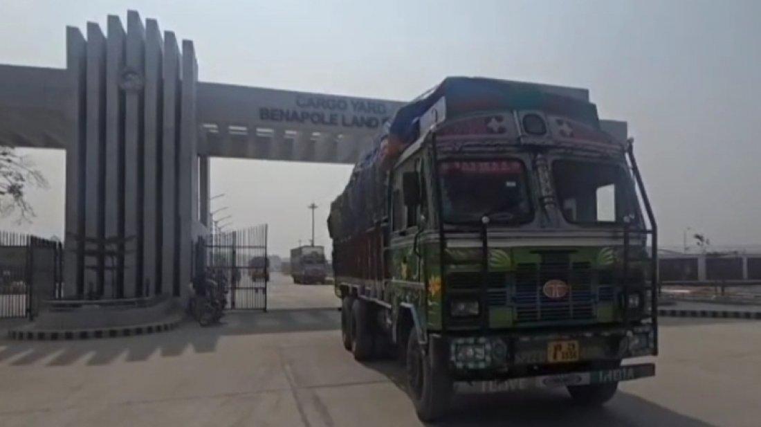 ট্রান্সশিপমেন্ট বাতিলের পর রফতানি করা ৪ ট্রাক পণ্য ফেরত পাঠালো ভারত