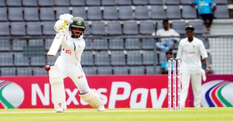 পিছিয়ে থেকে দ্বিতীয় দিন শেষ করল বাংলাদেশ