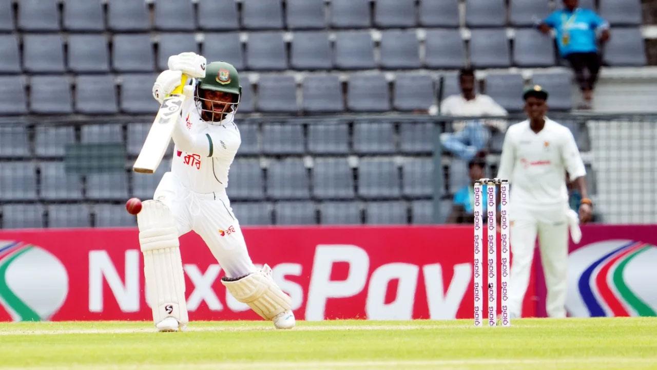 পিছিয়ে থেকে দ্বিতীয় দিন শেষ করল বাংলাদেশ