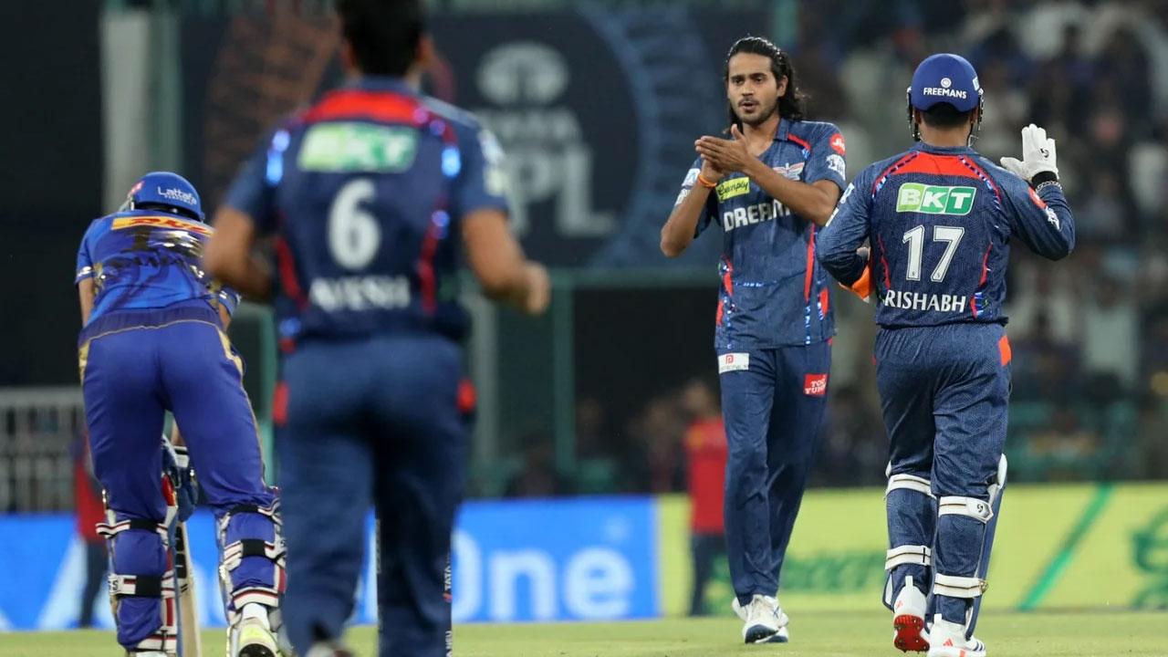 আইপিএলে নিষিদ্ধ ‘উদযাপন’ করে নোটবুকে যা লিখেছিলেন দিগ্বেশ