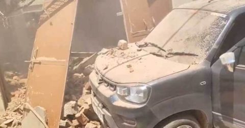 মধ্যপ্রদেশে বিমানবাহিনীর প্লেন থেকে বাড়ির ওপর পড়লো ভারী বস্তু