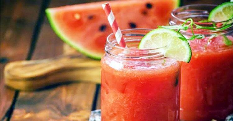 গরমে স্বস্তি পেতে পান করুন তরমুজের জুস