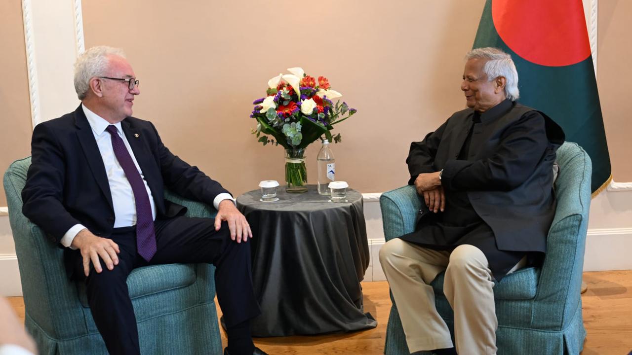 রোমে উরুগুয়ের পররাষ্ট্রমন্ত্রীর সঙ্গে প্রধান উপদেষ্টার সাক্ষাৎ