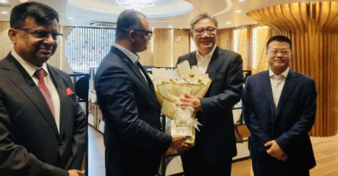 ২০০ ব্যবসায়ী প্রতিনিধিদলসহ চীনা বাণিজ্যমন্ত্রী ঢাকায়
