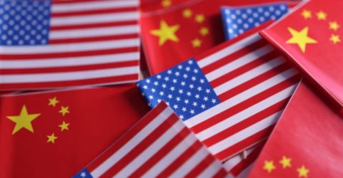 বাণিজ্য যুদ্ধে আপাতত ইস্তফা দিচ্ছে চীন-যুক্তরাষ্ট্র, কমছে শুল্ক