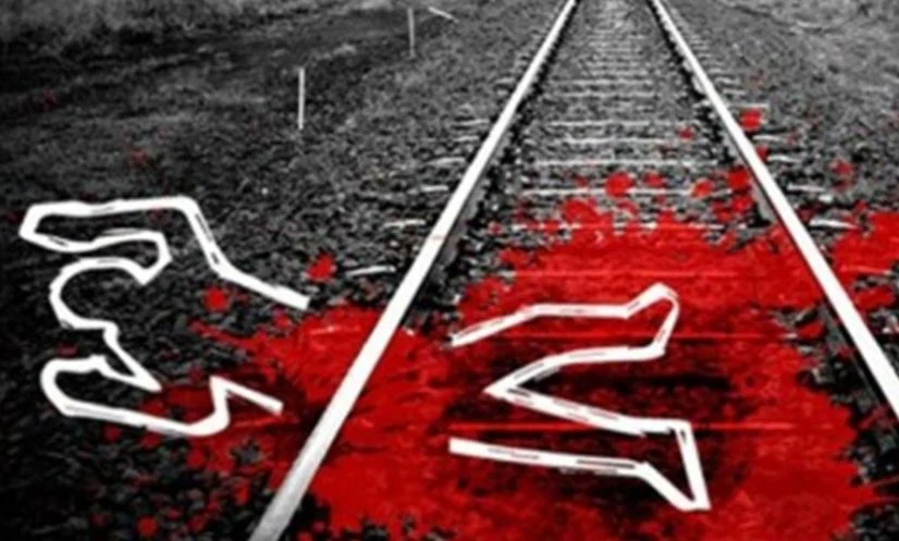 কারওয়ান বাজার রেললাইনে ট্রেনের ধাক্কায় নিহত ১