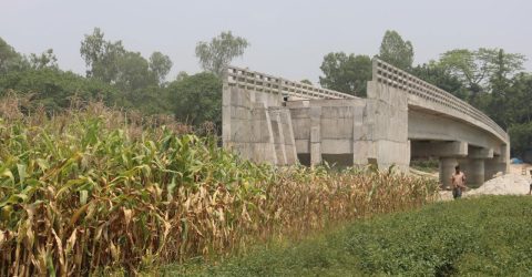 সড়ক নেই, কাজে আসছে না ৬ কোটির সেতু