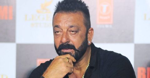 ক্যানসারে আক্রান্ত সঞ্জয় দত্ত কেমন আছেন?