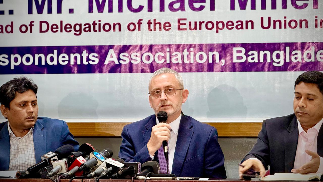 নির্বাচনের সময়সীমা নিয়ে ইইউ কাউকে চাপ দেবে না