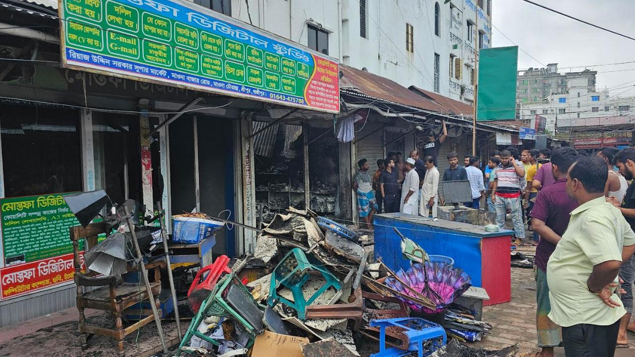 গাজীপুরে আগুনে পুড়েছে ৭টি দোকান