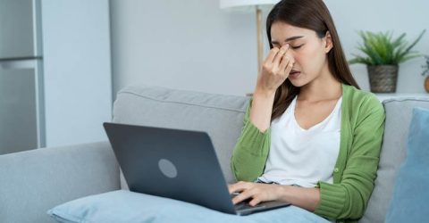 ‘আর্টিফিশিয়াল টিআর’ ব্যবহার না করেও চোখের শুষ্কতা কমাবেন কীভাবে