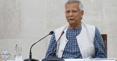 রাতে বিএনপি-জামায়াতের সঙ্গে বসছেন প্রধান উপদেষ্টা