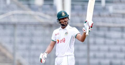 নাইমের সেঞ্চুরি মিস, বৃষ্টিতে আগেভাগেই শেষ প্রথম দিনের খেলা