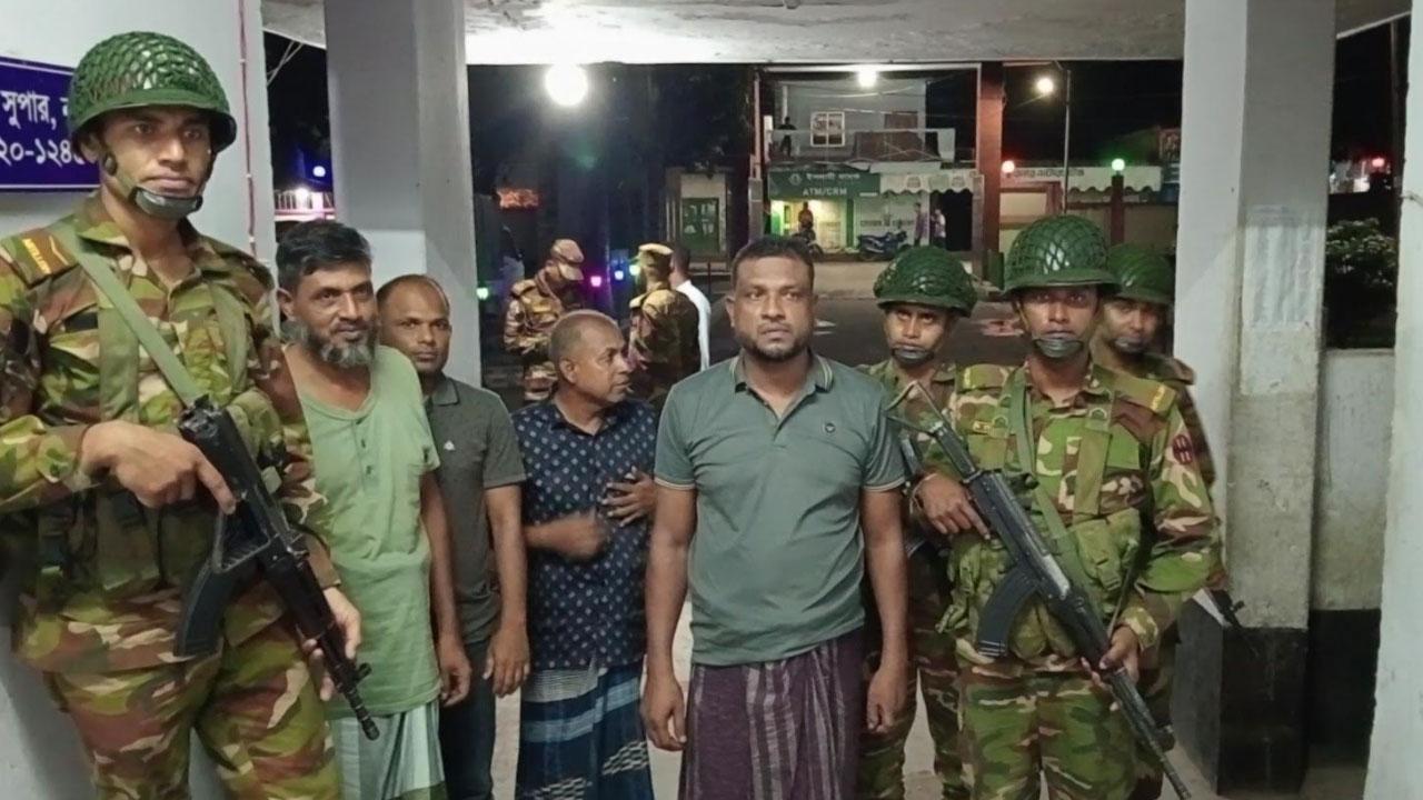 কমিটি নিয়ে দ্বন্দ্বে প্রধান শিক্ষকের কক্ষে তালা, সভাপতিসহ আটক ৪