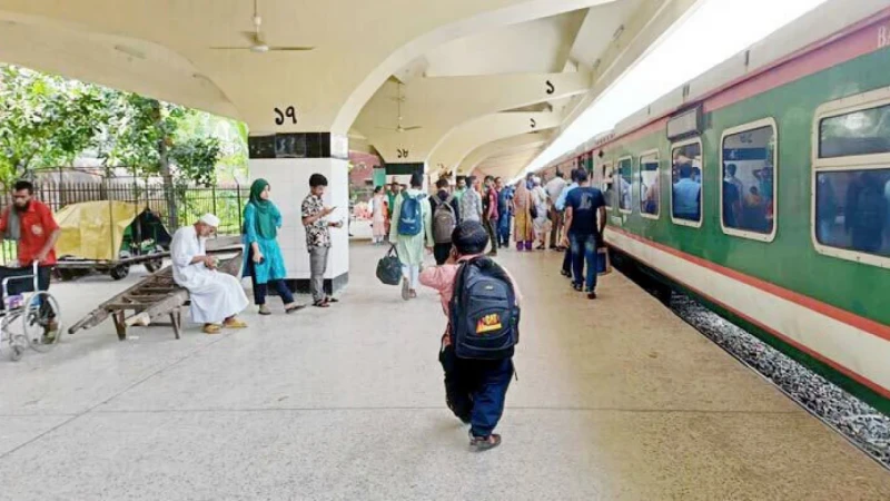 ট্রেনে ঈদযাত্রা : আধাঘণ্টায় সার্ভারে হিট ৩০ লাখ