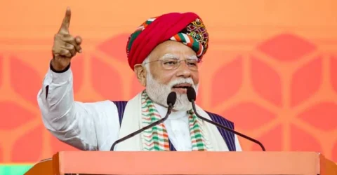হয় রুটি খাও, না হলে গুলি: পাকিস্তানের জনগণকে মোদি