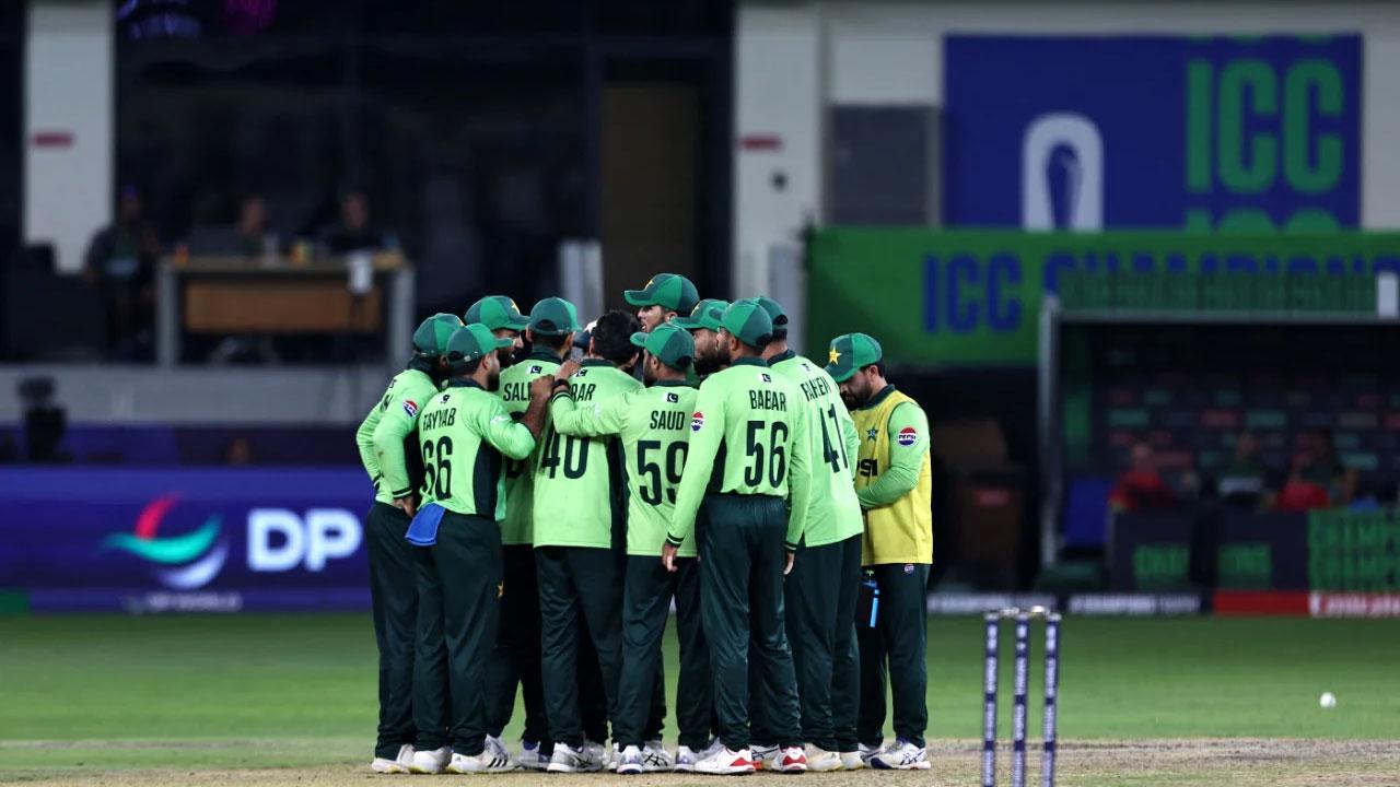 পাকিস্তানের সম্ভাব্য কোচের সংক্ষিপ্ত তালিকায় ৪ বিদেশি