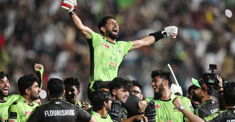 ইংল্যান্ড থেকে লাহোরে রাজার অবিশ্বাস্য যাত্রা, প্রস্তুত রাখা হয় সাকিবকে