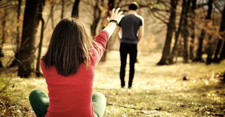 সম্পর্কের পিছুটান কাটিয়ে উঠবেন যেভাবে