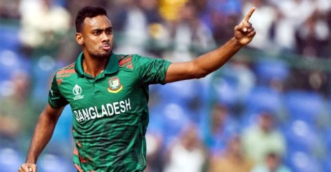 বাংলাদেশের চতুর্থ বোলার হিসেবে টি-টোয়েন্টিতে শরিফুলের ‘ফিফটি’