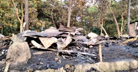 সুনামগঞ্জে আগুনে নিঃস্ব ৫ পরিবার, সব পুড়ে ছাই