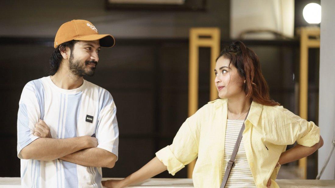 সৌভাগ্যবান ‘দম্পতি’ ইয়াশ-তটিনী!